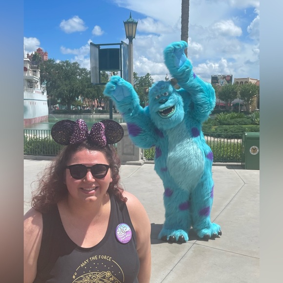 Welcome to Megan’s Closet! - Picture 3 of 3